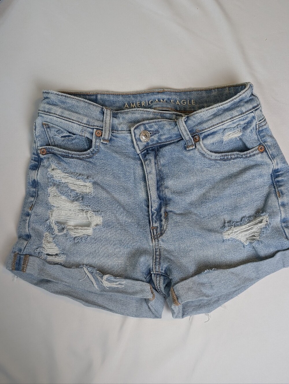 American Eagle Size 2 Mom Short High Rise Distressed 2" Inseam Stretch